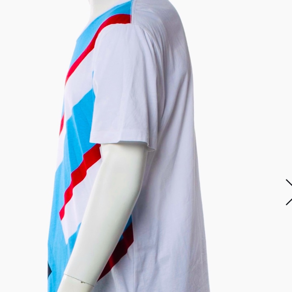 BURBERRY WILMORE GEOMETRIC PRINT
MEDIUM UNISEX PIT 20 L 26 NO SIGNS OF WEAR NICE - Picture 14 of 16